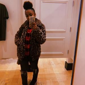 Meet your Posher, Amari